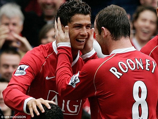 Rooney muon dua Ronaldo tro ve M.U hinh anh