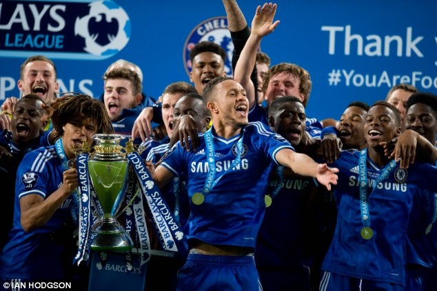 U21 Chelsea nguoc dong ha M.U, len ngoi vo dich hinh anh