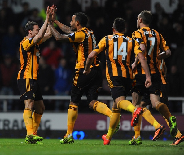 Arsenal nhan ban thua ngay o phut thu 4 hinh anh