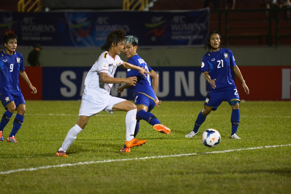 Thai Lan 2-1 Myanmar: Dang cap cua nha vo dich SEA Games 27 hinh anh