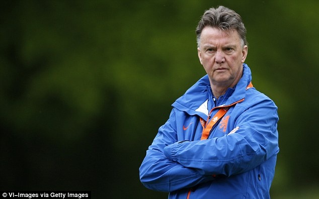 Van Gaal biet se tro thanh HLV cua M.U cach day 3 thang hinh anh