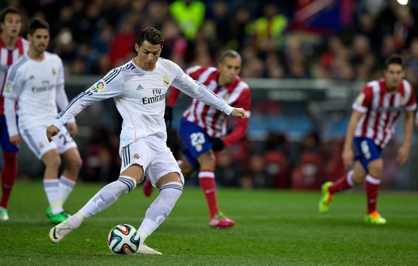 Atletico 0-2 Real: Ronaldo lap cu dup tren cham 11 m hinh anh