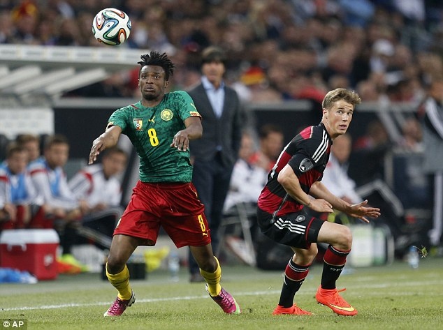 Duc 2-2 Cameroon: Ruot duoi ty so kich tinh hinh anh