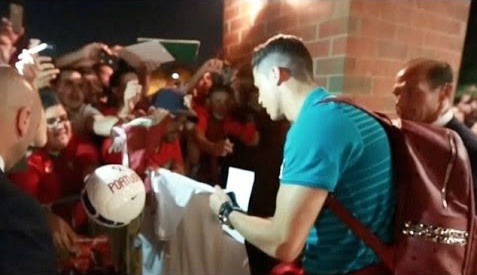 CDV o My reo ho khi gap Ronaldo hinh anh