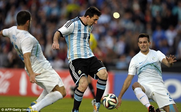 Messi ghi ban giup DT Argentina thang Slovenia 2-0 hinh anh