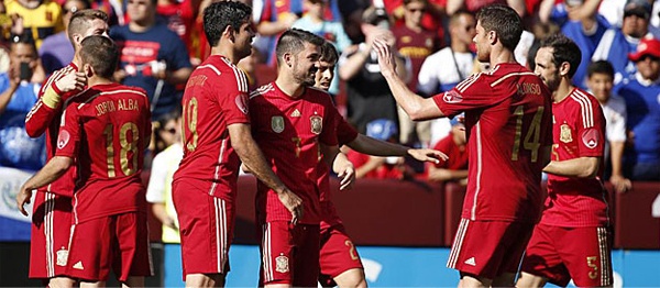 Tay Ban Nha 2-0 El Salvador: David Villa toa sang hinh anh