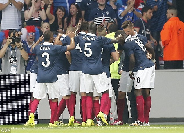 Phap 8-0 Jamaica: Pho dien suc manh huy diet hinh anh