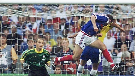 Cu dup ban thang bang dau cua Zidane hinh anh