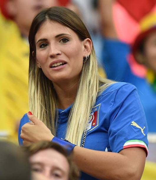 Carolina Marcialis, bà xã của Cassano cũng sang Brazil cổ vũ chồng.