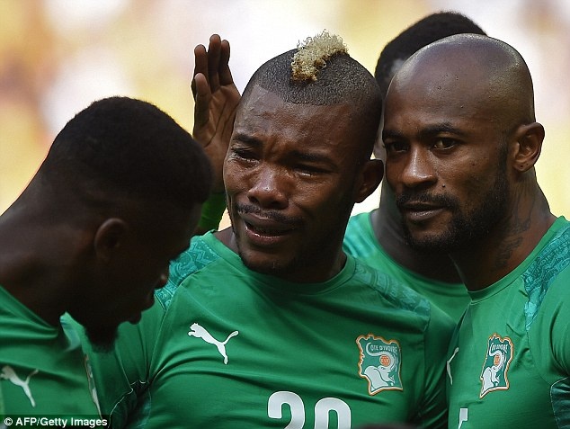 Sao World Cup khoc nuc no khi hat quoc ca hinh anh