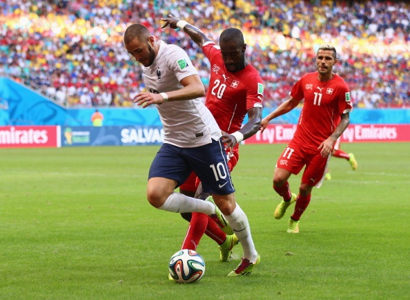 Benzema lap cong nang ty so len 4-0 cho tuyen Phap hinh anh