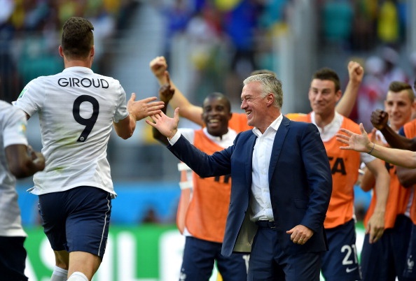 Giroud kien tao cho Valbuena nang ty so len 3-0 hinh anh