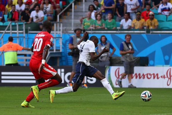 Matuidi dut diem hoan hao nang ty so len 2-0 cho tuyen Phap hinh anh