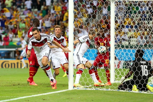 Cuu tuyen Duc, Klose sanh ngang huyen thoai Ro beo hinh anh