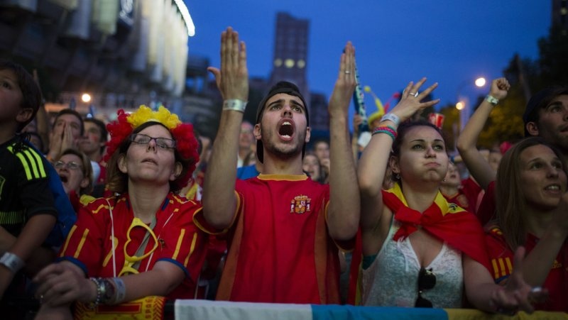 Như vậy là sau 6 năm thống trị bóng đá thế giới với 2 chức vô địch châu Âu, 1 World Cup, Tây Ban Nha và tiki-taka đã chính thức