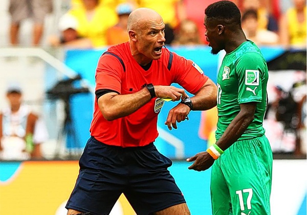 Brazil bac bo nhan su ung ho tu Howard Webb hinh anh