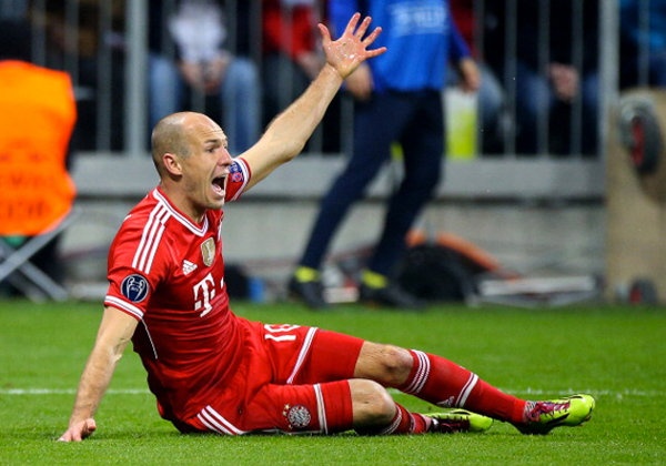 Robben an va trong tran gap Bochum hinh anh
