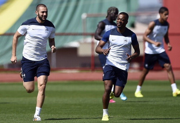 Benzema tich cuc tap the luc de dua Phap vao tu ket hinh anh