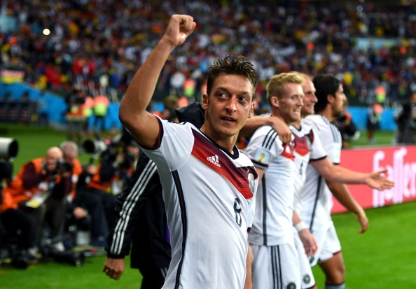 Duc 2-1 Algeria: Xe tang vao tu ket sau 120 phut hinh anh