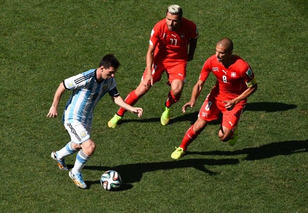 Zabaleta: Tat ca cau thu Argentina phai phuc vu Messi hinh anh