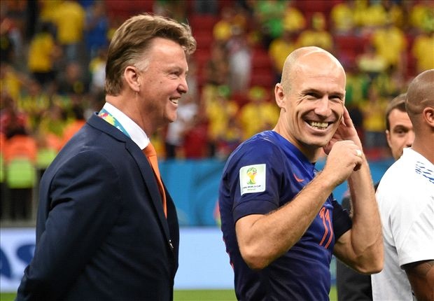 Van Gaal luon danh mot suat o M.U cho Robben hinh anh