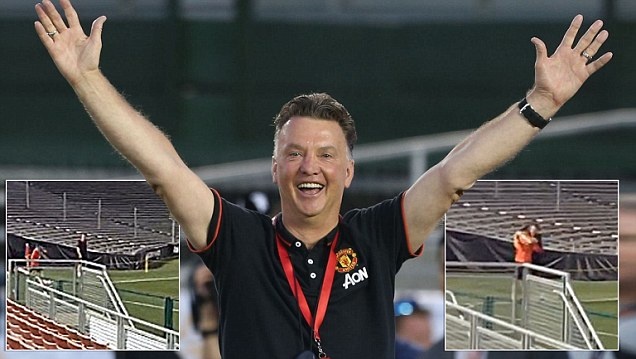 Rooney ghi ban tu cham phat goc hinh anh