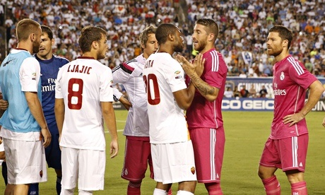 Keita giai thich hanh dong nem chai nuoc vao mat Pepe hinh anh