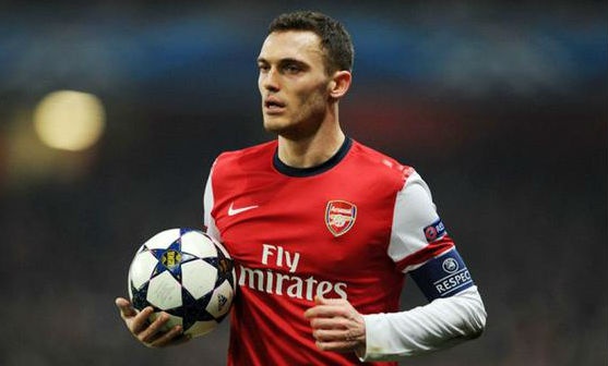 M.U chi manh tay de som dua Vermaelen ve Old Trafford hinh anh