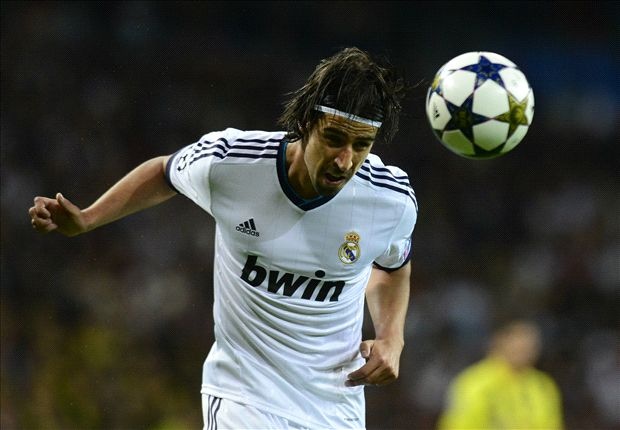 Chuyen nhuong 12/8: M.U vo mong vu hoi mua Khedira hinh anh