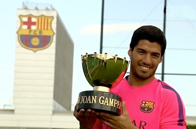 Suarez hao huc truoc tran dau tien khoac ao Barca hinh anh