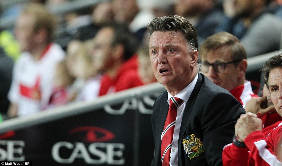 M.U thua soc doi bong hang ba 4 ban khong go hinh anh