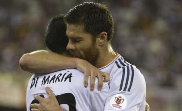 Real ban Di Maria va Xabi Alonso: Dem truoc con ac mong? hinh anh