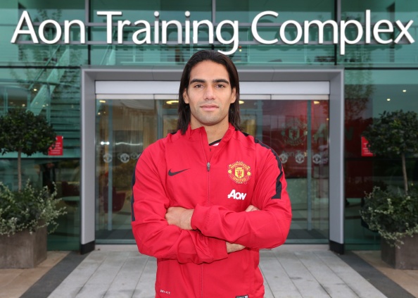 Falcao tu hao duoc khoac ao M.U, het loi khen Di Maria hinh anh