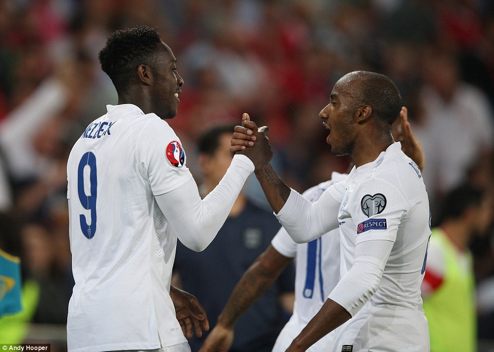 Welbeck lap cu dup, DT Anh thang tran ra quan vong loai EURO hinh anh