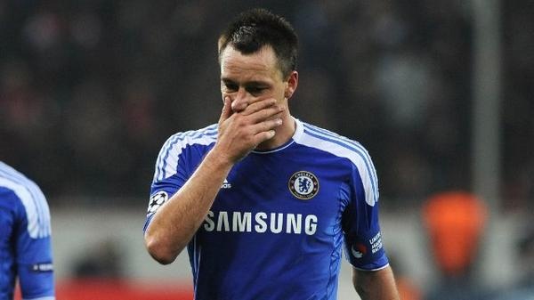 Pha dot luoi nha cua John Terry hinh anh