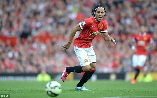 Falcao sut phat ghi ban hinh anh