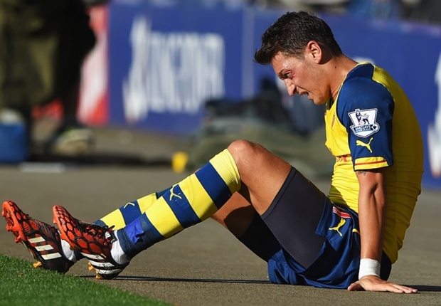 Diem tin: Wenger khang dinh khong hoi tiec khi mua Oezil hinh anh