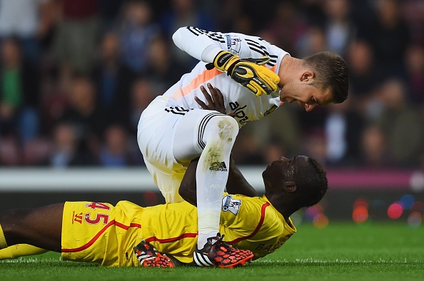 Balotelli suyt an don trong tran thua cua Liverpool hinh anh