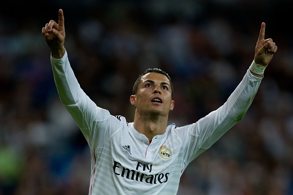 Lich thi dau sang 25/9: Ronaldo gui loi thach thuc Messi hinh anh