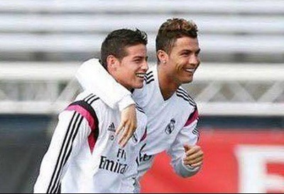 Ronaldo khien James Rodriguez be mat hinh anh