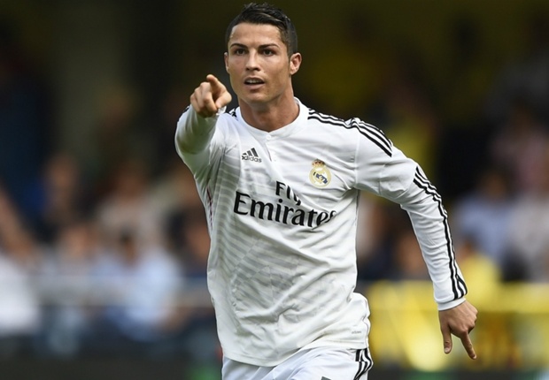 Real khuyen Ronaldo nen quen viec tro lai M.U hinh anh