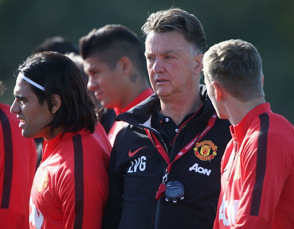 M.U chuan bi cho tran chien thieu vang thu linh Rooney hinh anh