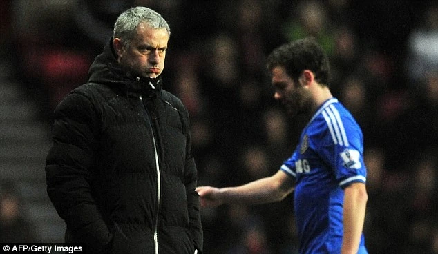 Mourinho khong noi chuyen voi Juan Mata o Chelsea hinh anh