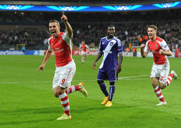 Anderlecht 1-2 Arsenal: Phao thu thang nguoc trong 2 phut hinh anh
