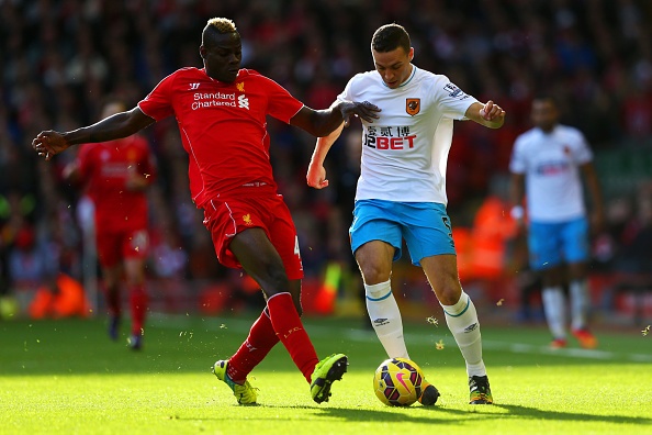 Balotelli sut vo duyen, Liverpool chia diem voi Hull City hinh anh