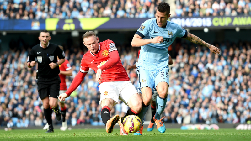 Man City 1-0 M.U: Quy do thua trong tran thieu nguoi hinh anh