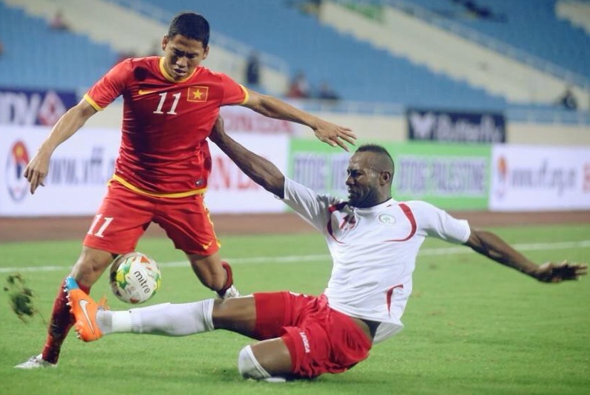 Hang thu choi ho henh, DT Viet Nam thua Palestine 1-3 hinh anh
