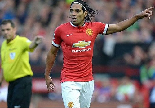 Falcao khien doi hinh M.U mat can bang hinh anh