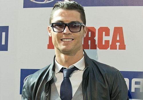 Ronaldo nhan cu dup danh hieu ca nhan hinh anh