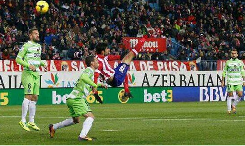 Diego Costa moc bong lam tung luoi Getafe hinh anh